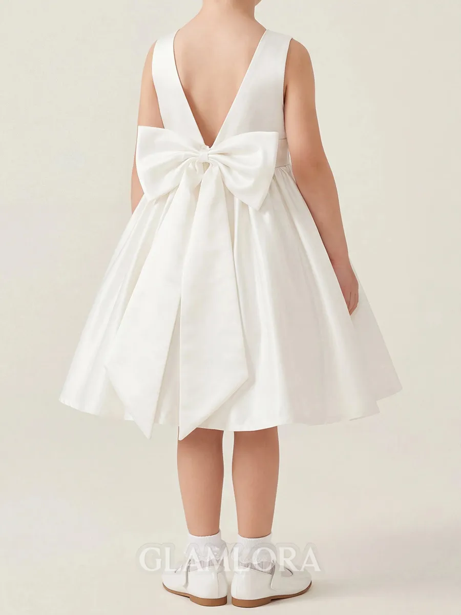 Adorable A-Line Scoop Bowknot Knee-Length Satin Flower Girl Dress