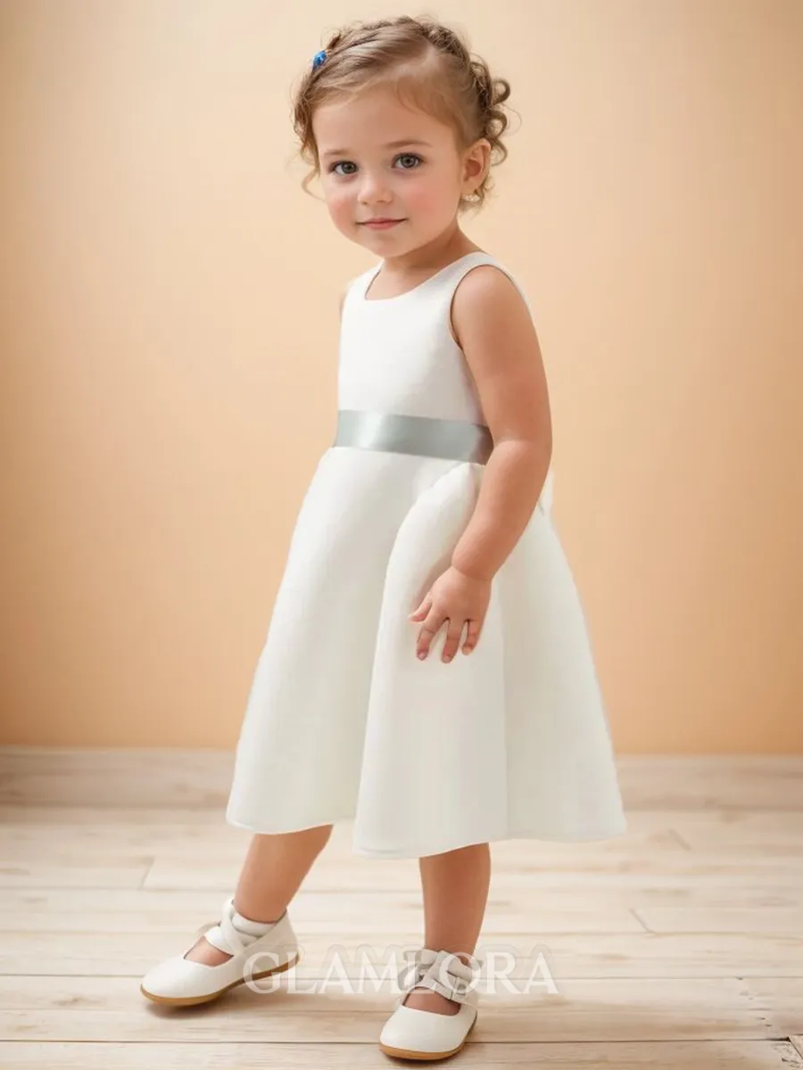 Dreamy A-Line Scoop Bowknot Knee-Length Satin Flower Girl Dress