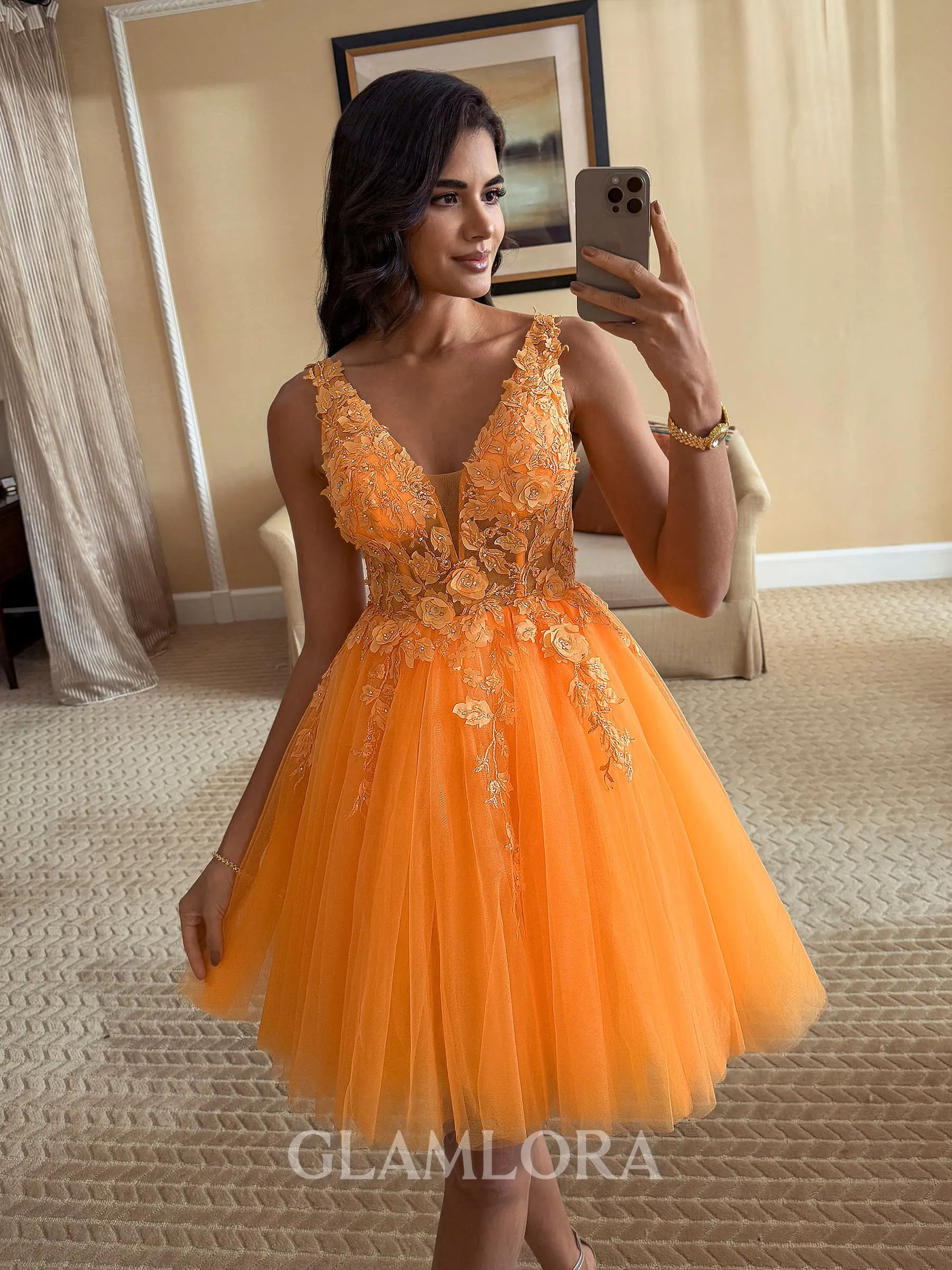 Unique Ball-Gown V-Neck Appliques Lace Short/Mini Tulle Dress