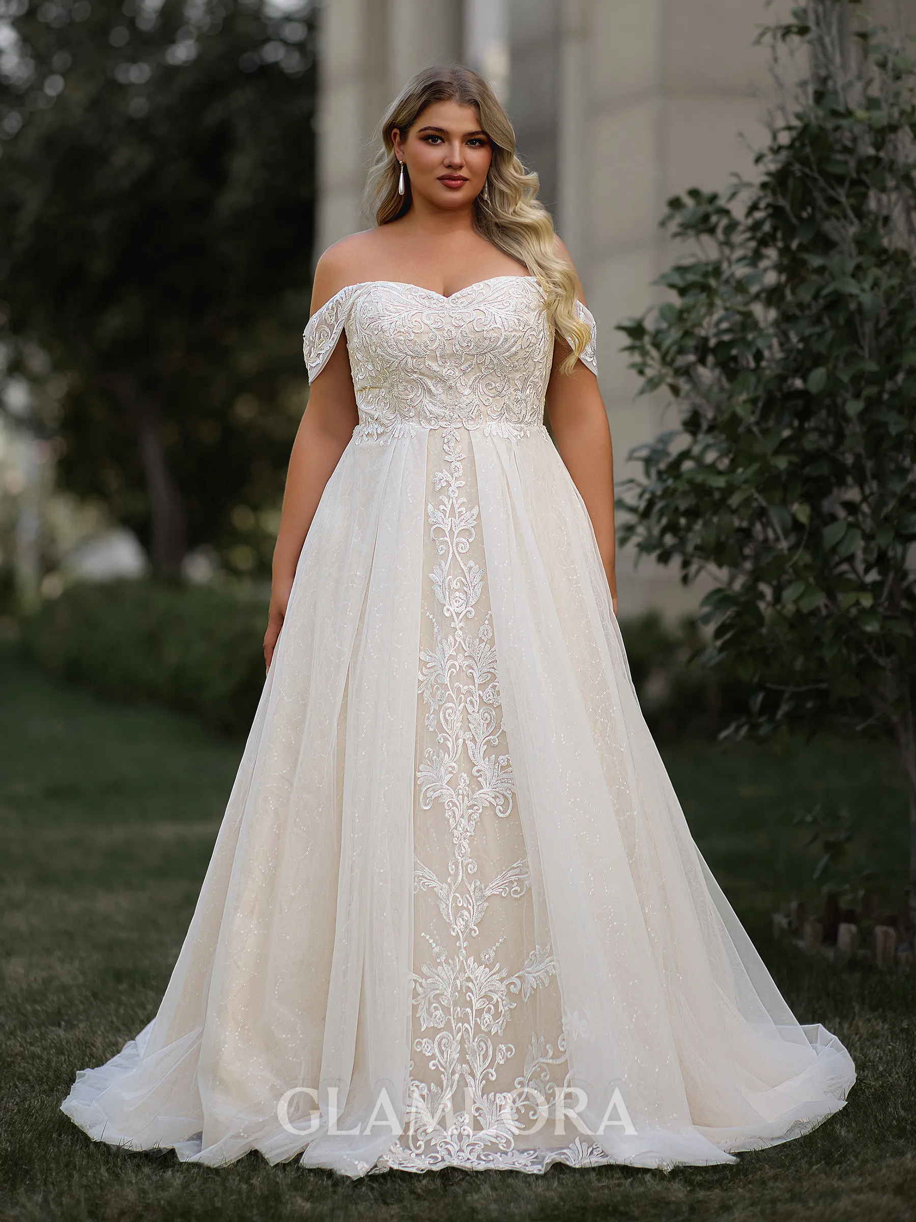 Splendid A-line Off-the-Shoulder Appliques Lace Court Train Tulle Corset Plus Size Wedding Dress