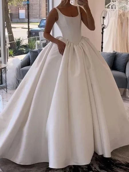 Unique Ball-Gown Scoop...