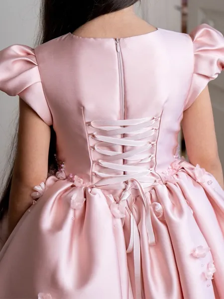 Dainty Ball-Gown Scoop...