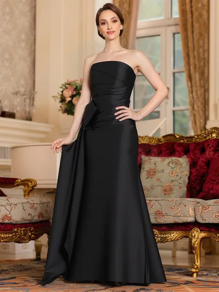 Charming Sheath strapless...