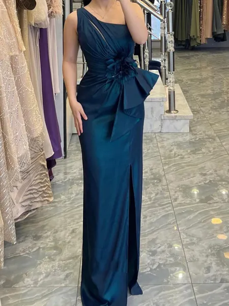 Breathtaking Sheath...