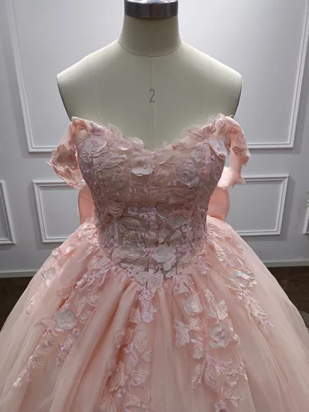 Luxurious Ball-Gown...