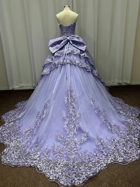 Show-stopping Ball-Gown...