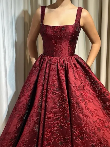 Enchanting A-line Square...