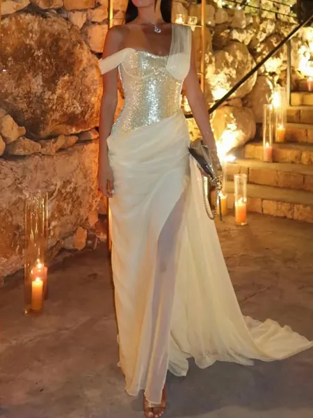 Trendy Sheath One-Shoulder...