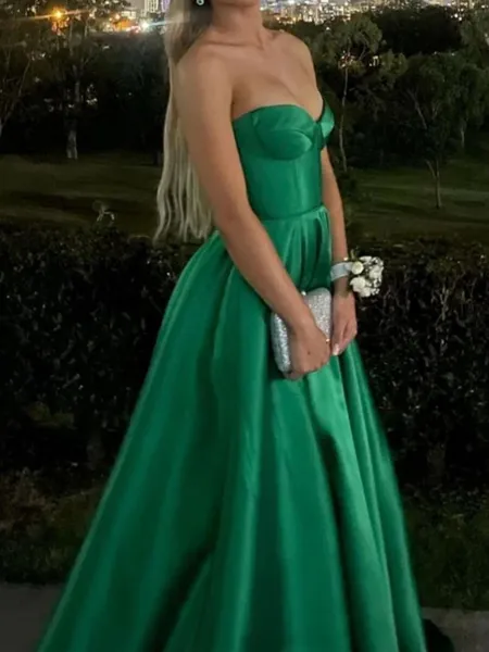 Striking A-line Sweetheart...