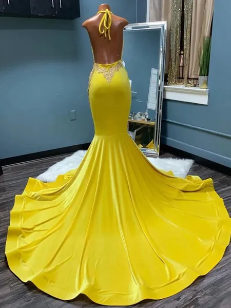 Stunning Sheath V-Neck...