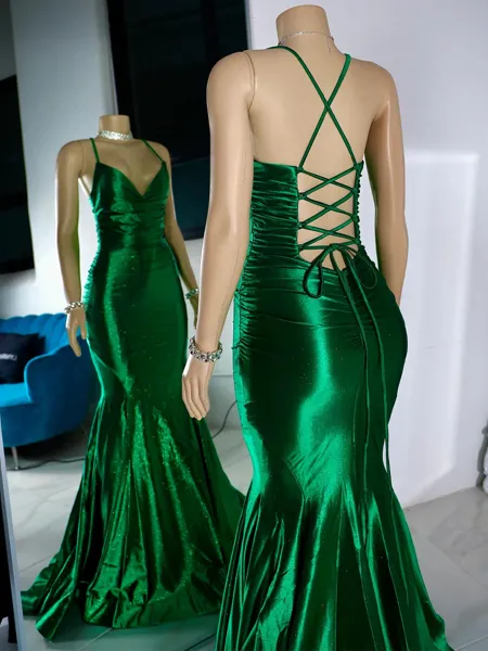 Luxurious Sheath V-Neck...