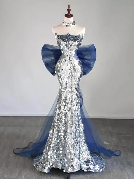 Charming Sheath Scoop...