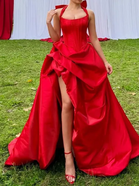 Luxurious A-Line Halter Bow...