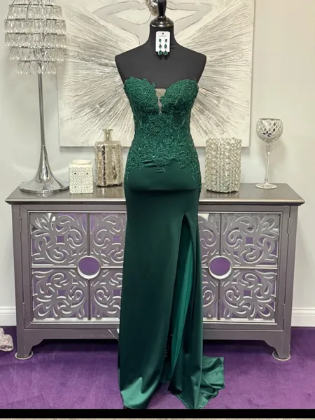 Charming Sheath Sweetheart...