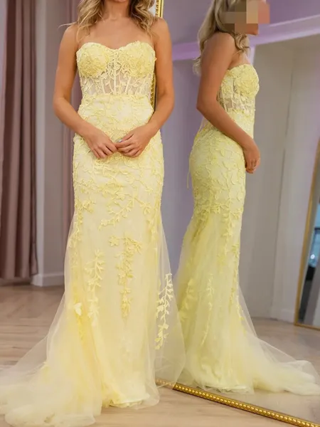 Delicate Sheath Sweetheart...