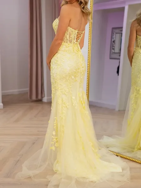 Delicate Sheath Sweetheart...