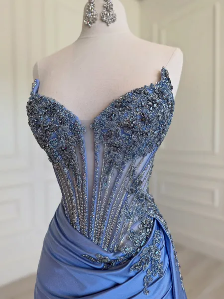 Delicate Sheath Sweetheart...