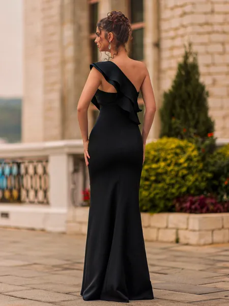 Stunning Sheath Stretch...