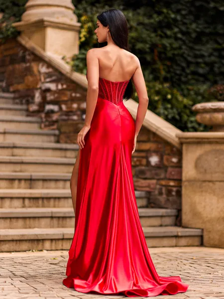 Alluring Sheath Sweetheart...