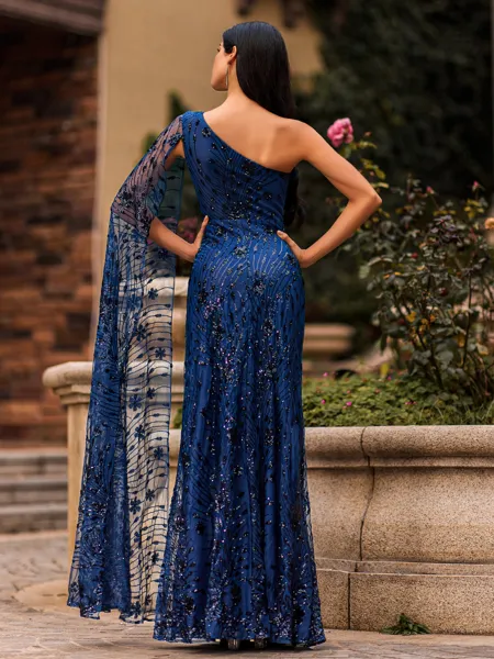 Mesmerizing Sheath...