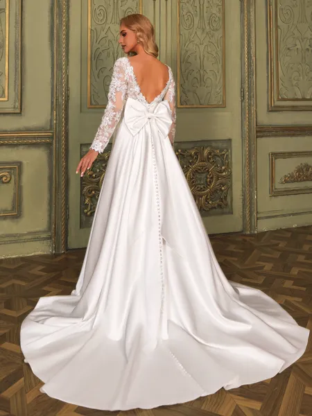 Enchanting A-line Scoop...