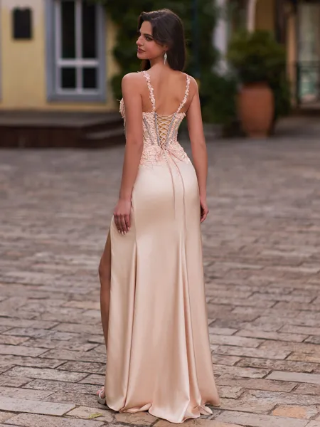 Stunning Sheath V-Neck...