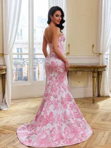 Hot Sheath Sweetheart...