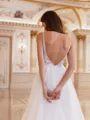 Stylish A-line V-Neck Appliques Lace Chapel Train Tulle Wedding Dress